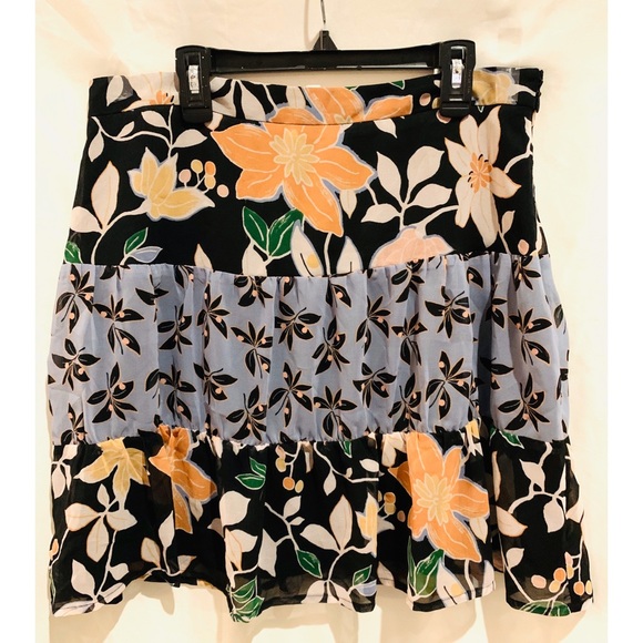 LOFT Dresses & Skirts - Loft cutest skirt